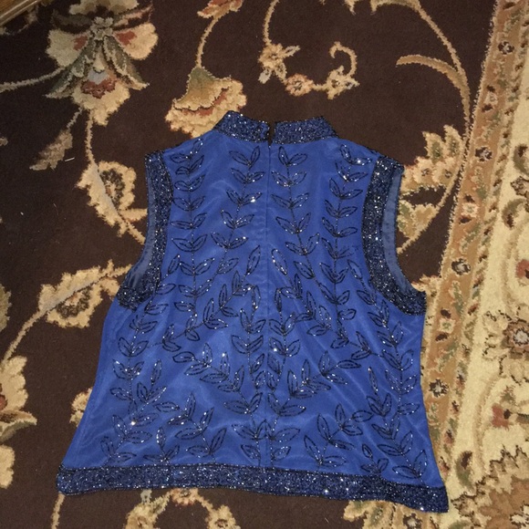 Beautiful Top - Picture 3 of 3